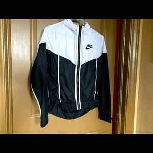 Nike Women’s Windbreaker